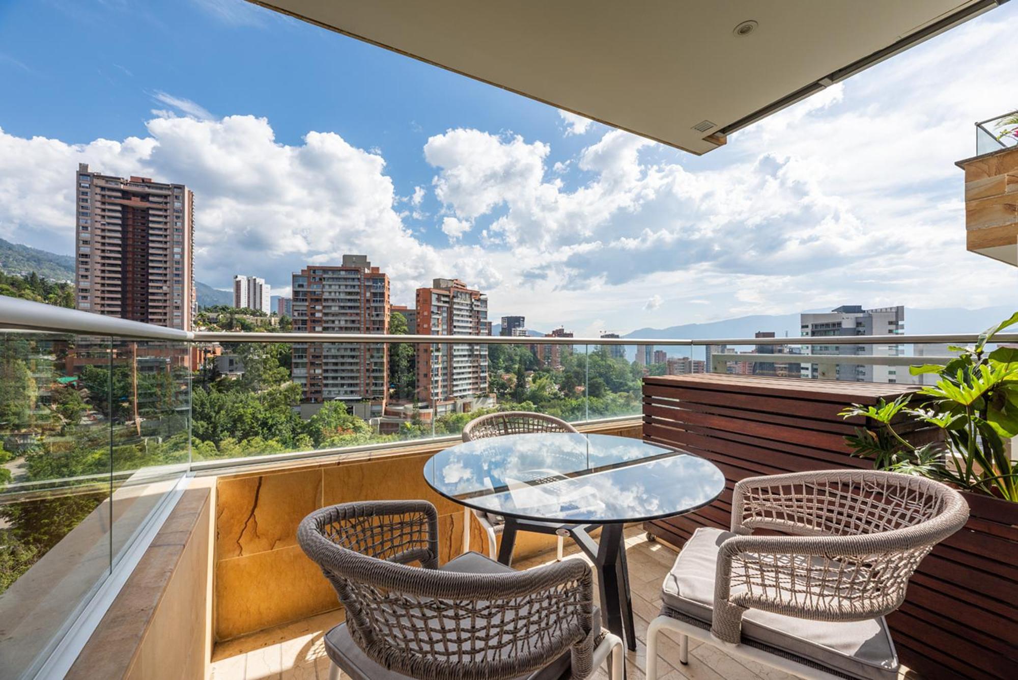 Estelar La Torre Suites Medellín Exteriör bild